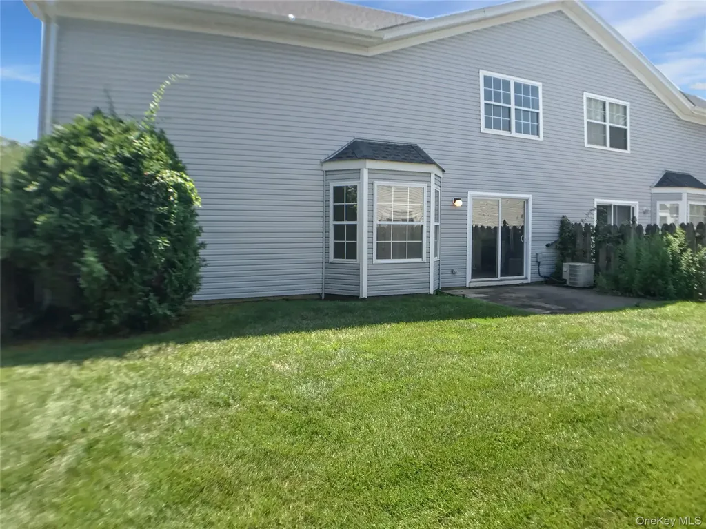 5 Lori Lane Middle Island NY 11953