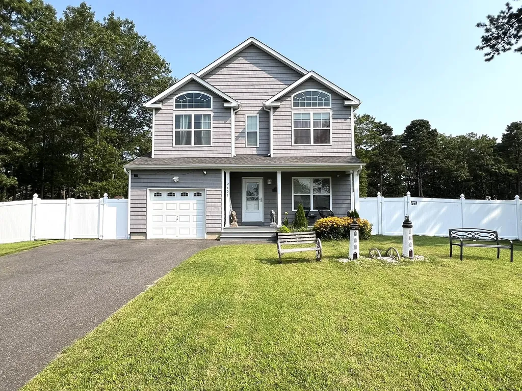 2405 Fire Avenue Medford NY 11763