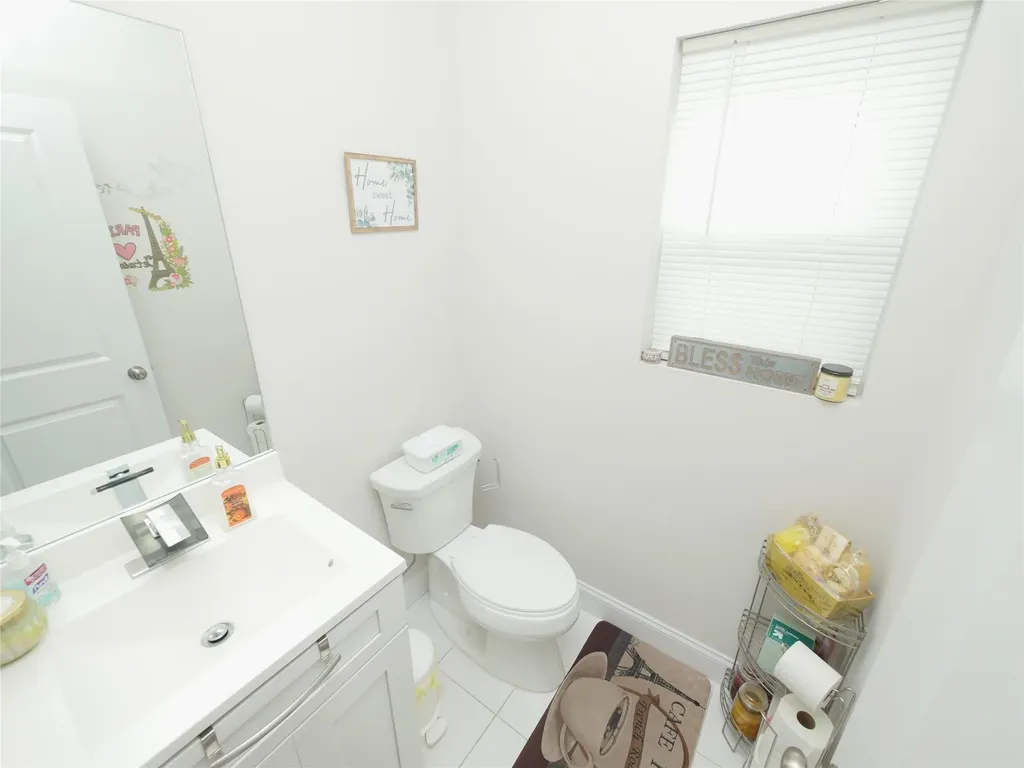2405 Fire Avenue Medford NY 11763