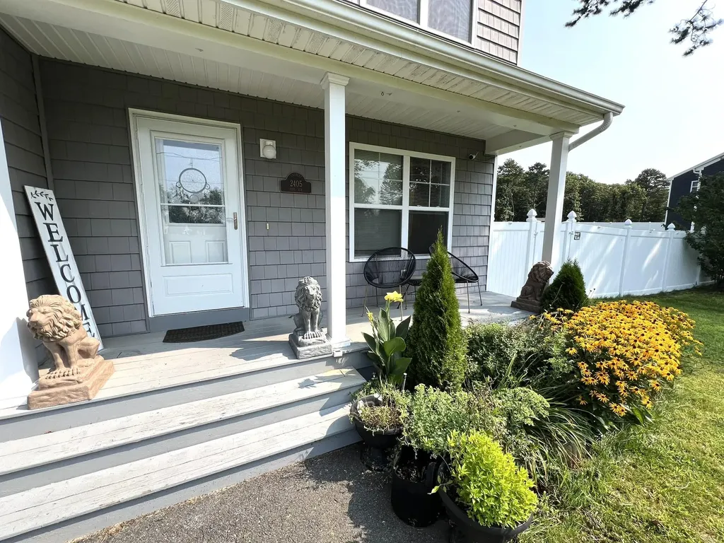 2405 Fire Avenue Medford NY 11763