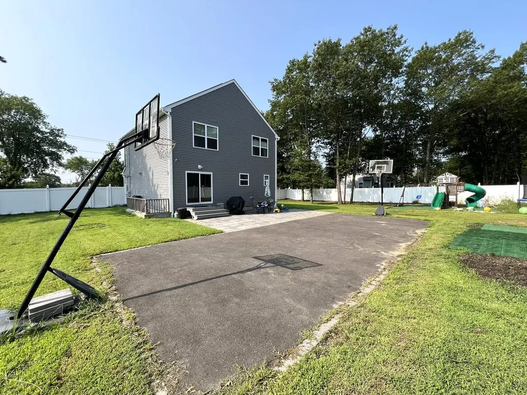2405 Fire Avenue Medford NY 11763