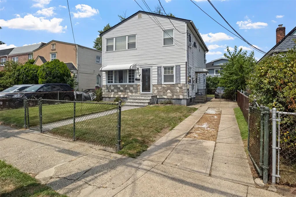 23915 147th Road Rosedale NY 11422