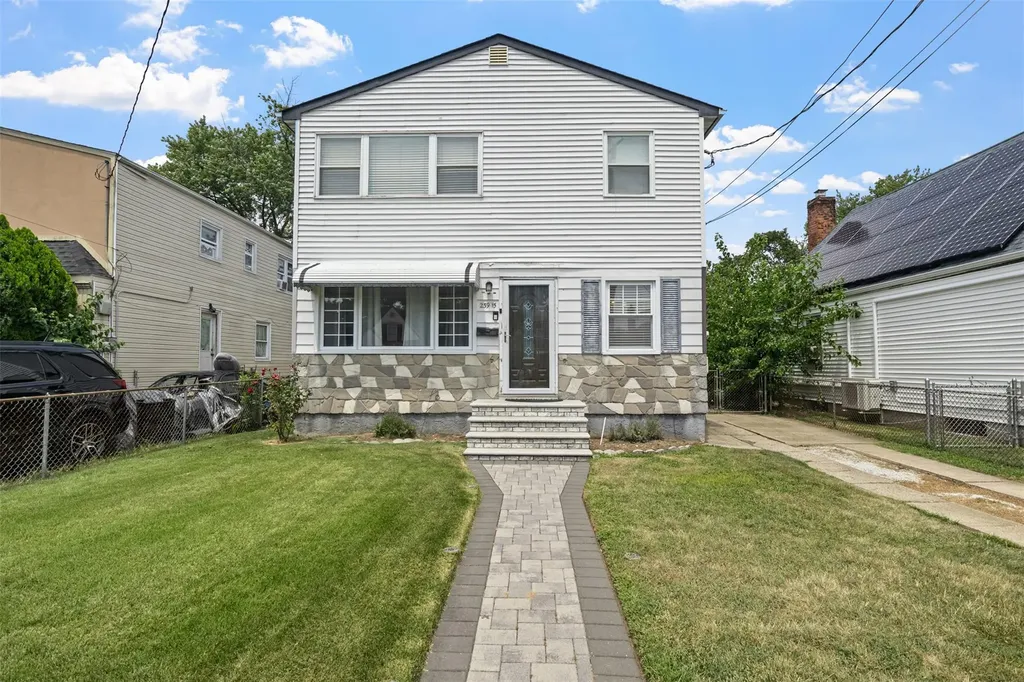 23915 147th Road Rosedale NY 11422