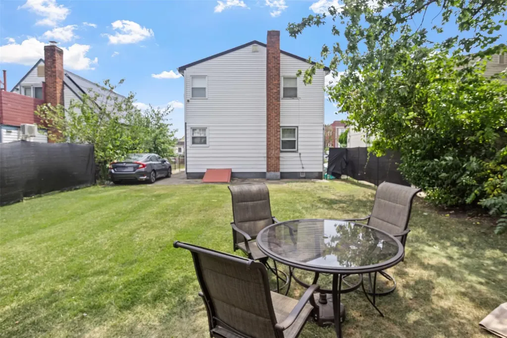 23915 147th Road Rosedale NY 11422