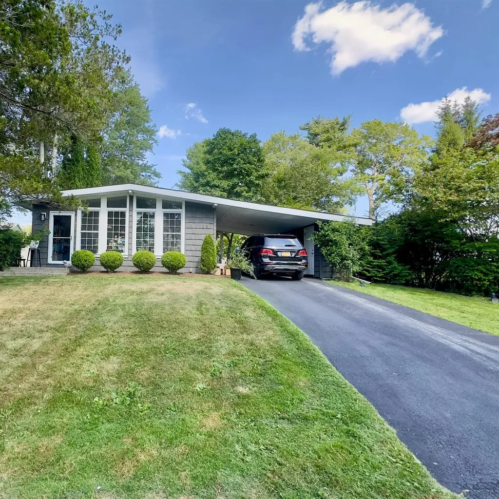 33 Crescent Circle Rock Hill NY 12775