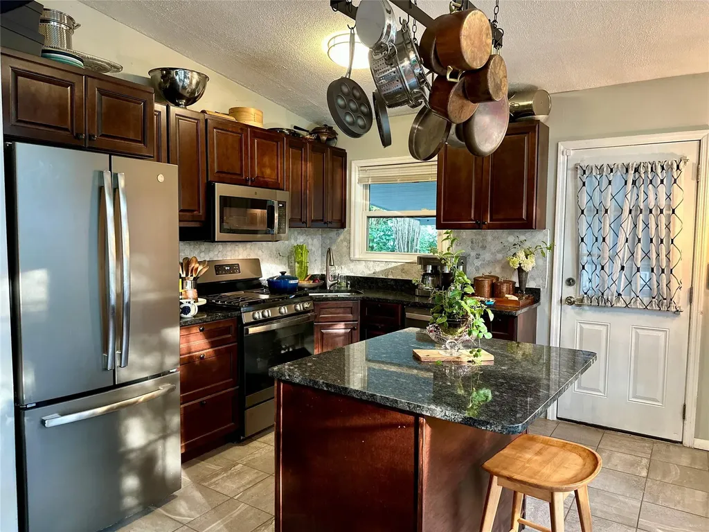 33 Crescent Circle Rock Hill NY 12775