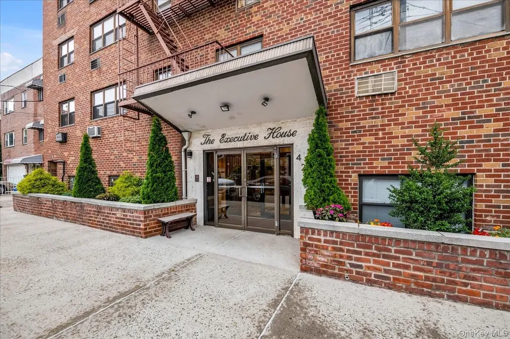 4200 Herkimer Place Bronx NY 10470