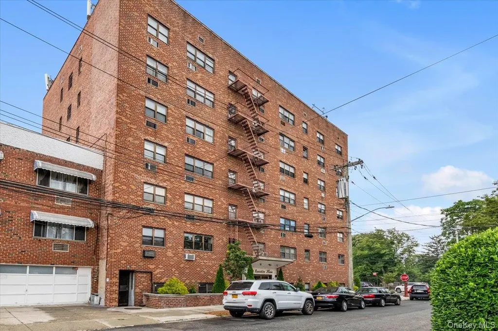 4200 Herkimer Place Bronx NY 10470