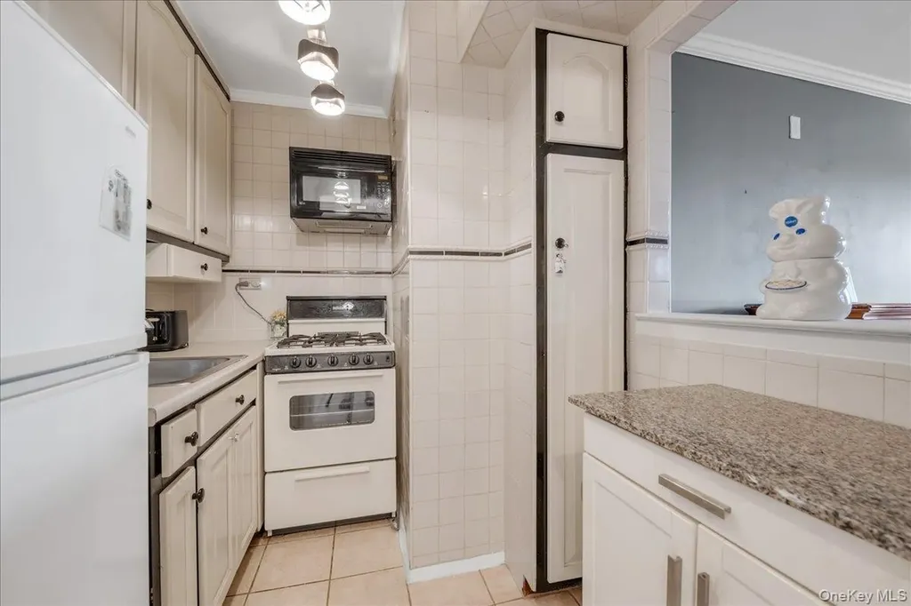 4200 Herkimer Place Bronx NY 10470