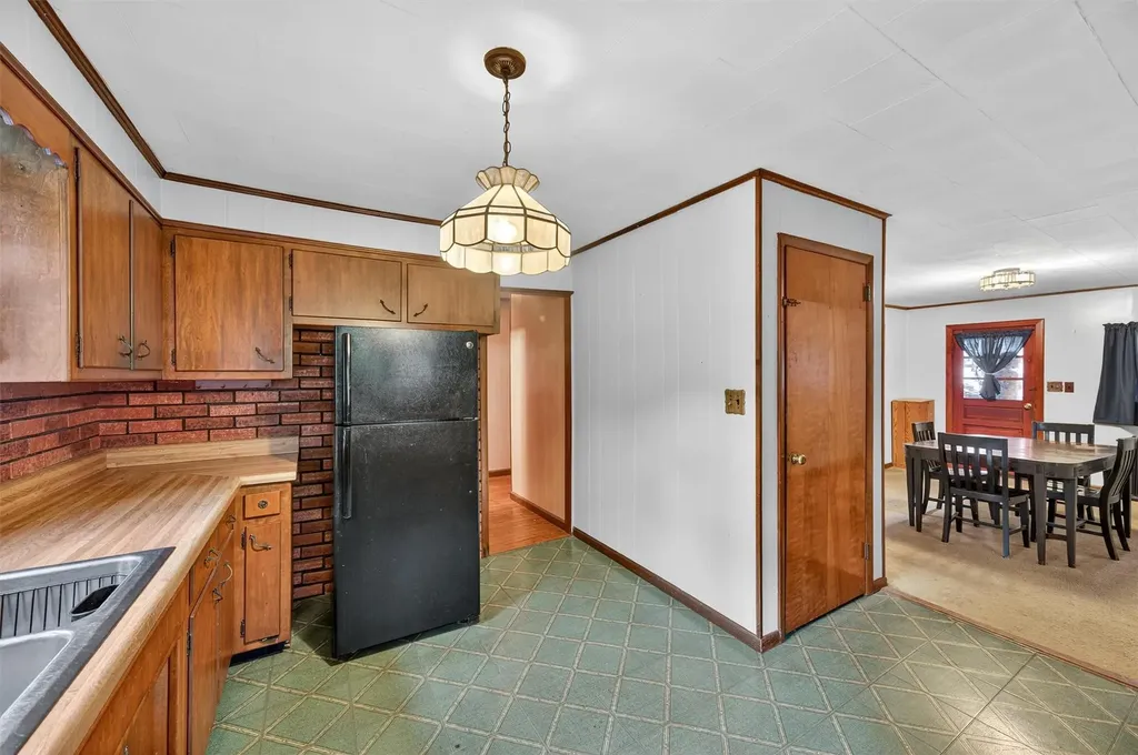 33 Fourth Street Godeffroy NY 12729