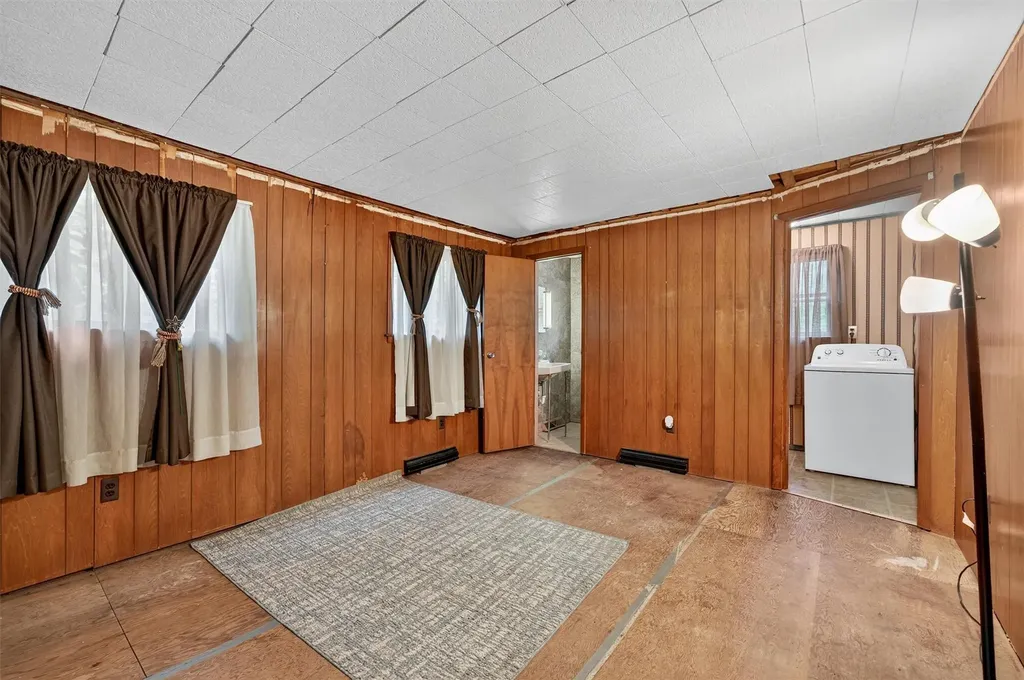 33 Fourth Street Godeffroy NY 12729