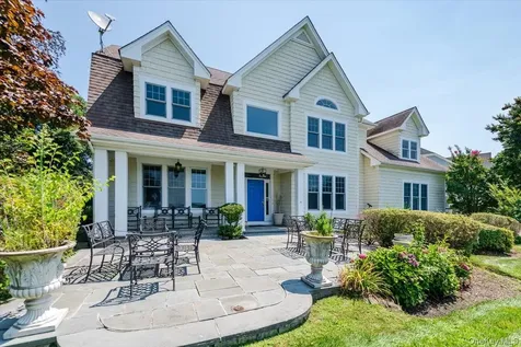 53 Pembroke Drive Glen Cove NY 11542