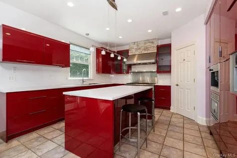 53 Pembroke Drive Glen Cove NY 11542