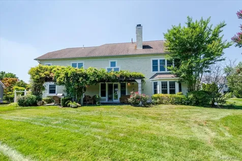 53 Pembroke Drive Glen Cove NY 11542