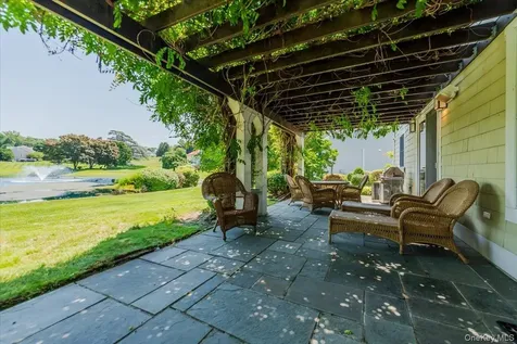 53 Pembroke Drive Glen Cove NY 11542