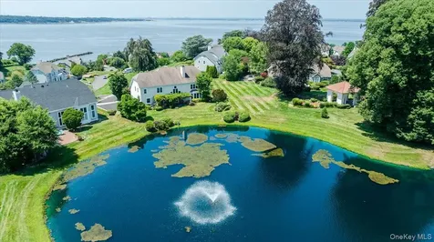 53 Pembroke Drive Glen Cove NY 11542