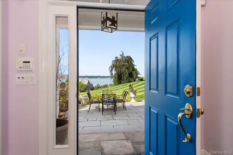 53 Pembroke Drive Glen Cove NY 11542