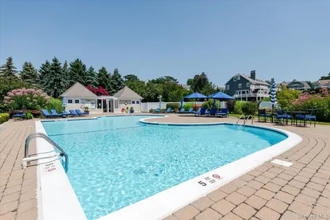 53 Pembroke Drive Glen Cove NY 11542