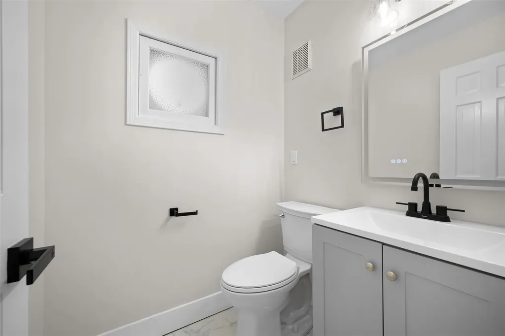 7 Windmill Court Smithtown NY 11787