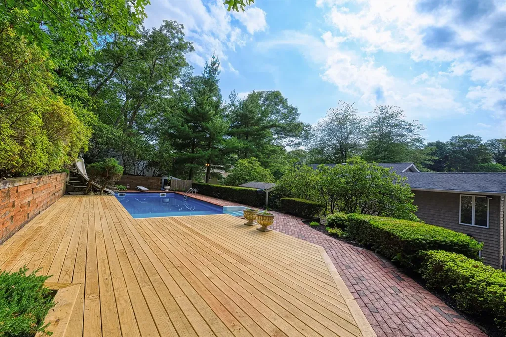 7 Windmill Court Smithtown NY 11787