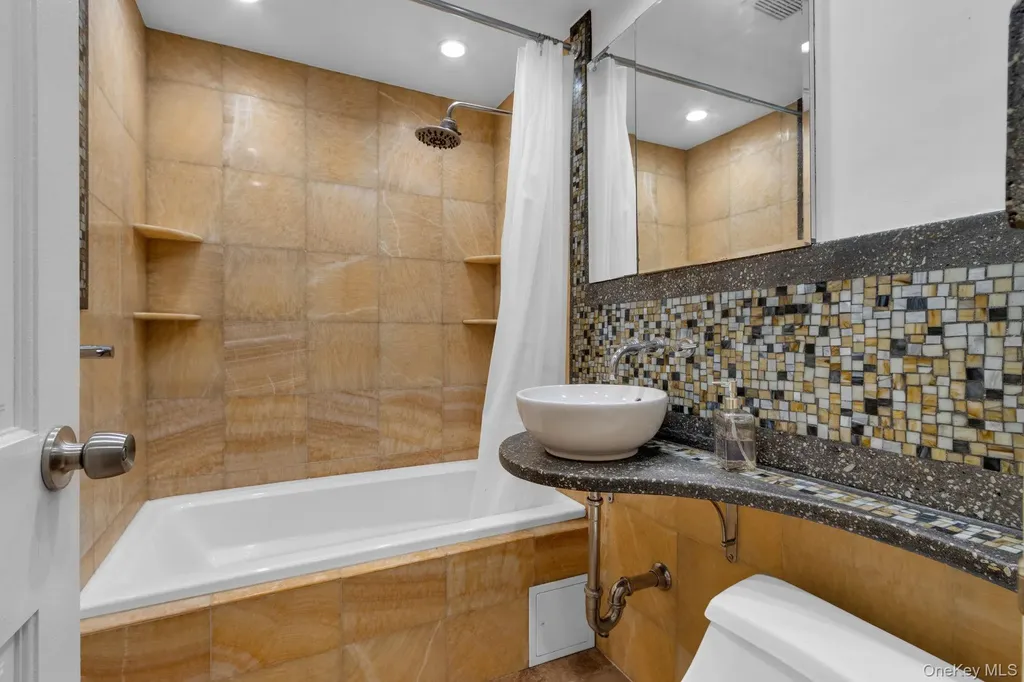 2465 Palisade Avenue Bronx NY 10463