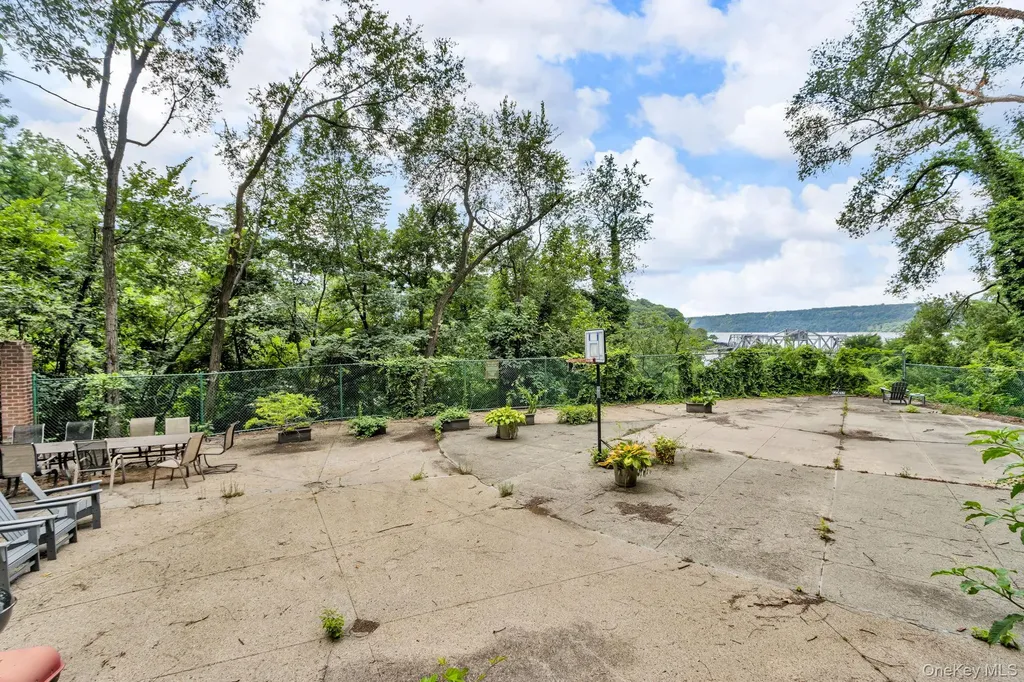 2465 Palisade Avenue Bronx NY 10463