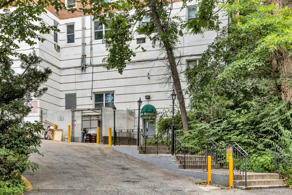 2465 Palisade Avenue Bronx NY 10463