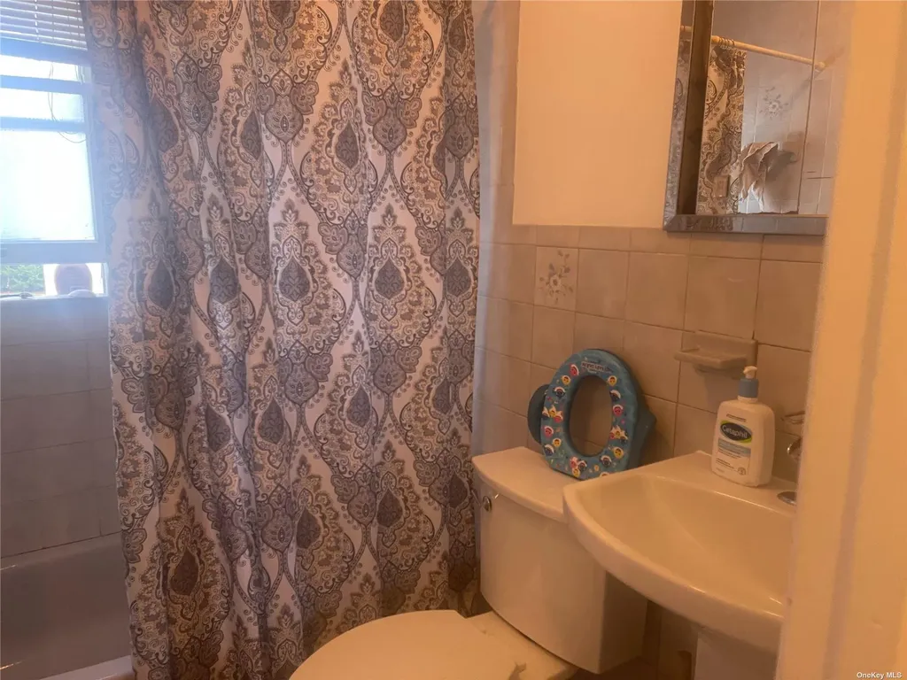 26 Virginia Avenue Plainview NY 11803