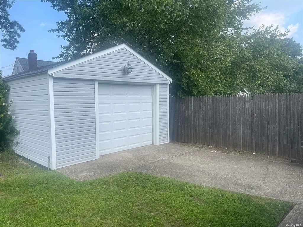 26 Virginia Avenue Plainview NY 11803