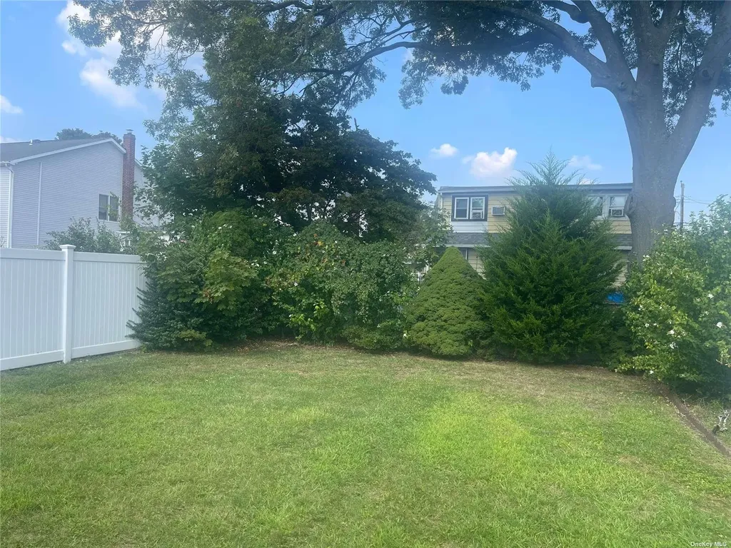 26 Virginia Avenue Plainview NY 11803