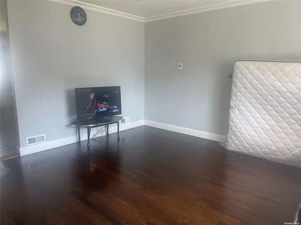 26 Virginia Avenue Plainview NY 11803