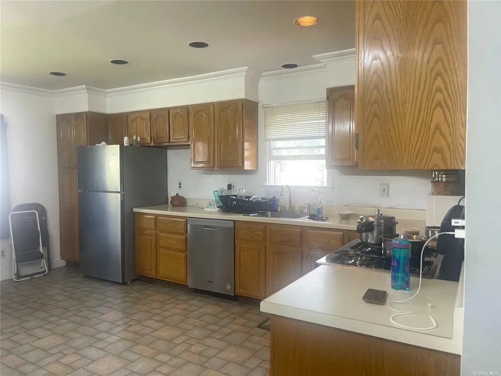 26 Virginia Avenue Plainview NY 11803