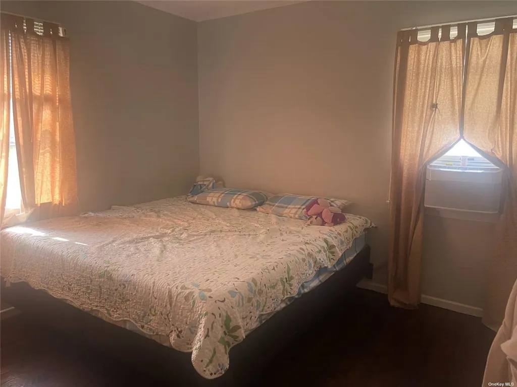 26 Virginia Avenue Plainview NY 11803