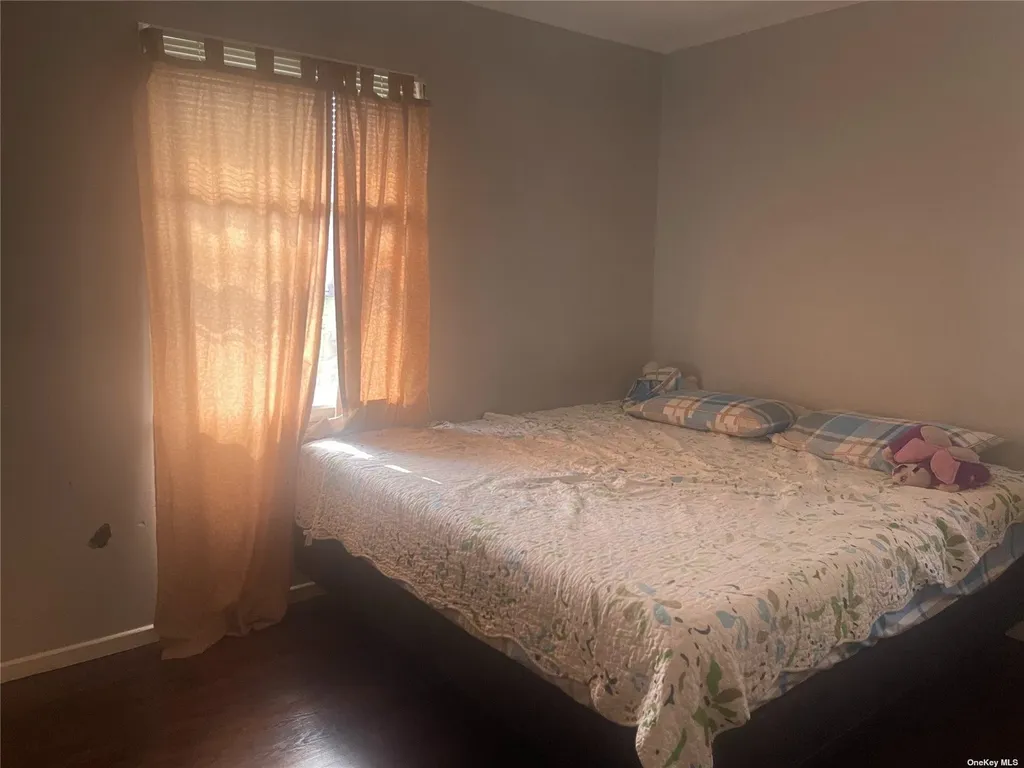 26 Virginia Avenue Plainview NY 11803