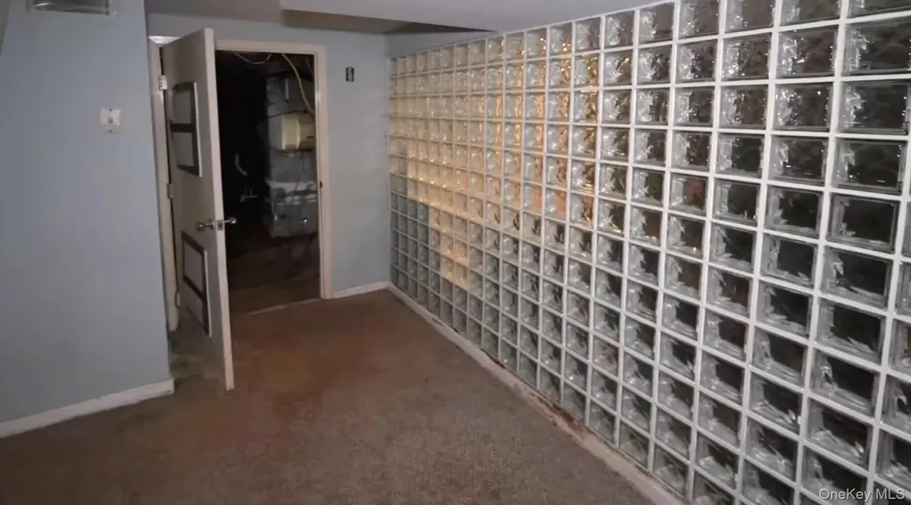 6 Bostwick Lane Old Westbury NY 11568
