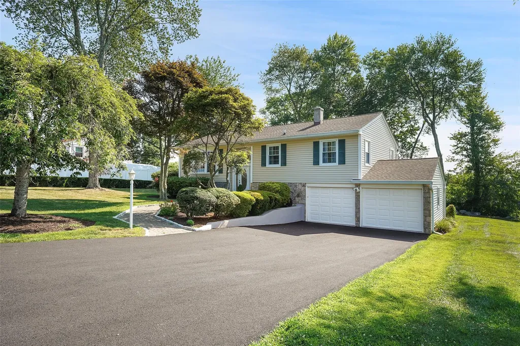 19 Pike Place Mahopac NY 10541