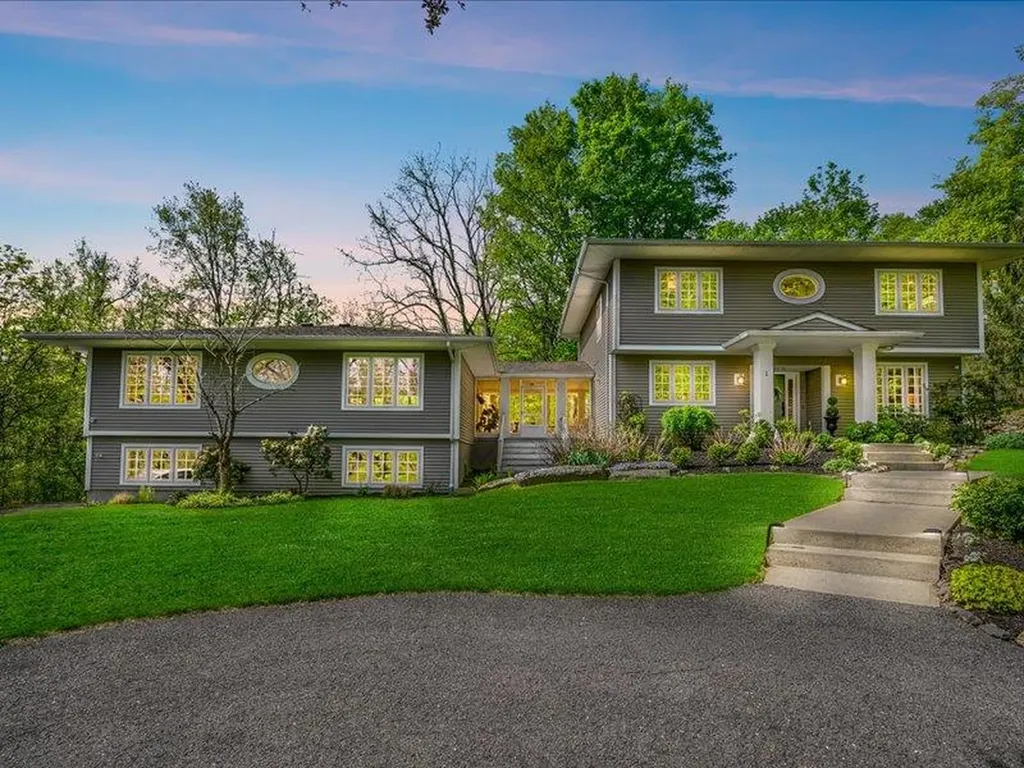 1 Sky View Court Wallkill NY 12589