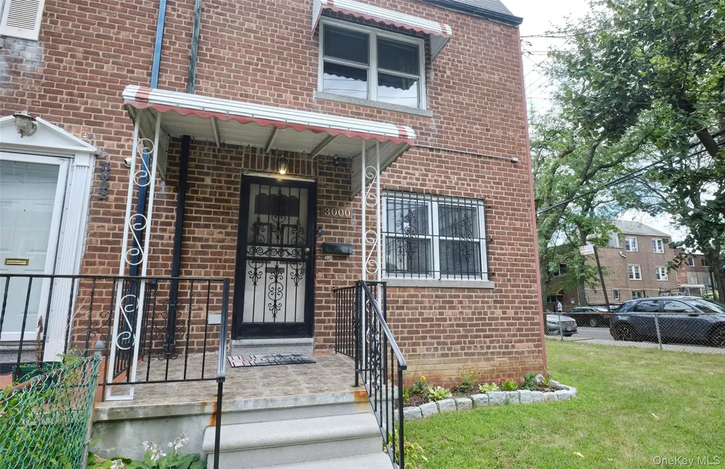 3000 Radcliff Avenue Bronx NY 10469