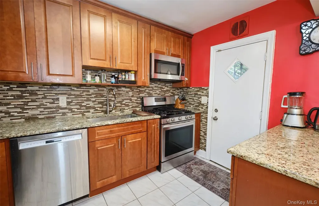 3000 Radcliff Avenue Bronx NY 10469