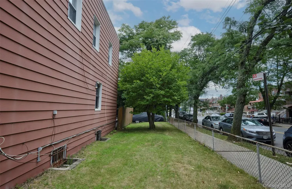 3000 Radcliff Avenue Bronx NY 10469
