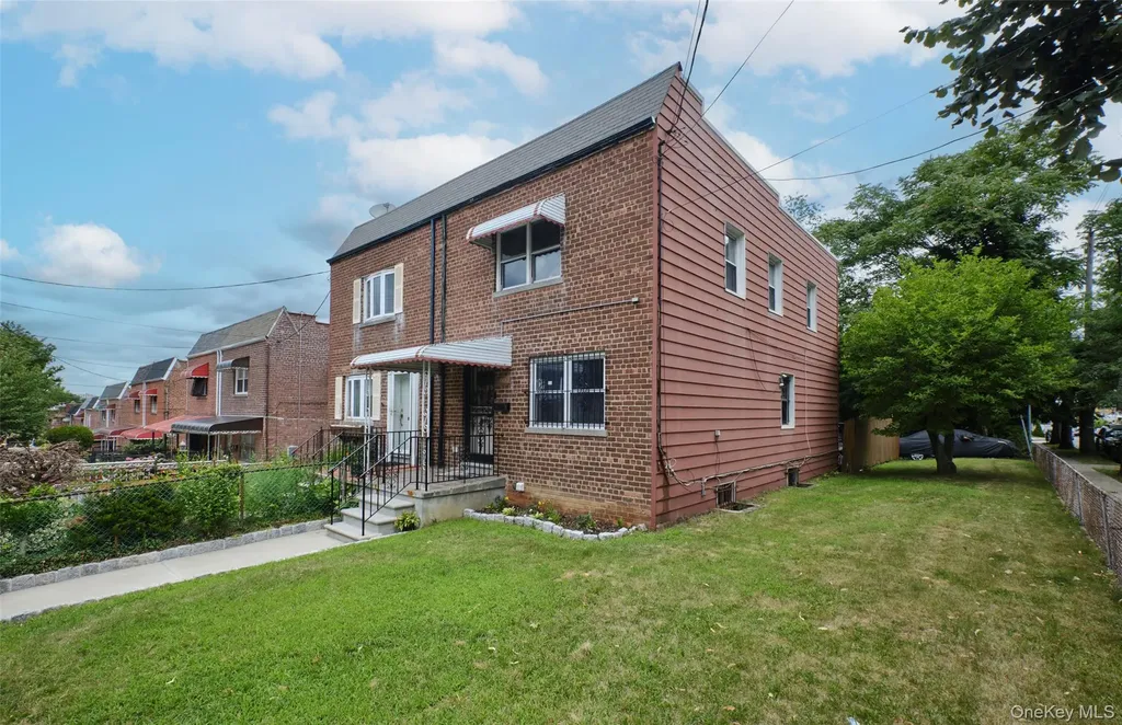 3000 Radcliff Avenue Bronx NY 10469