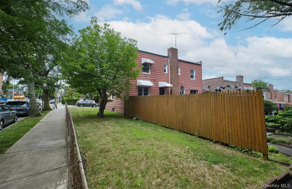 3000 Radcliff Avenue Bronx NY 10469