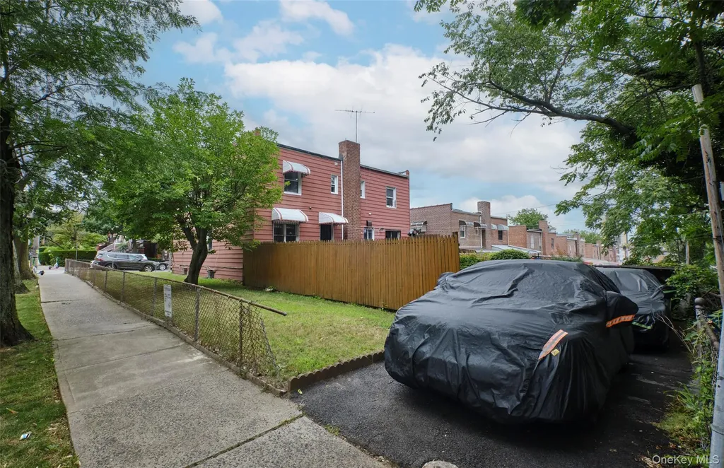 3000 Radcliff Avenue Bronx NY 10469