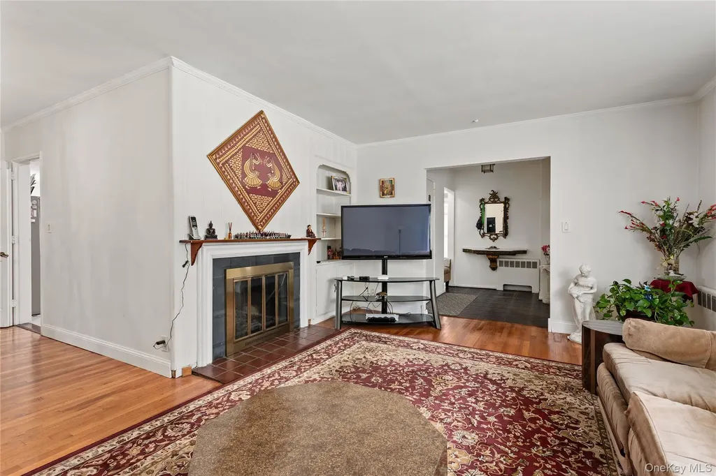 89 Parkview Place Malverne NY 11565