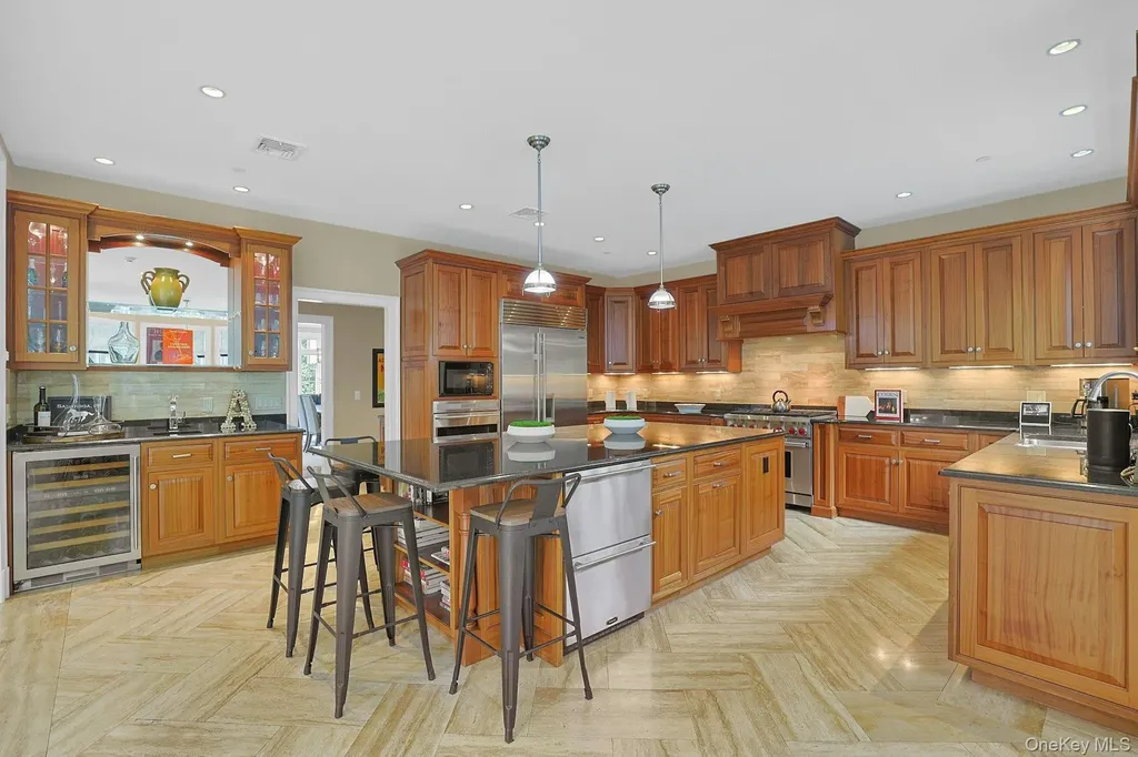 27 Dearman Close Irvington NY 10533