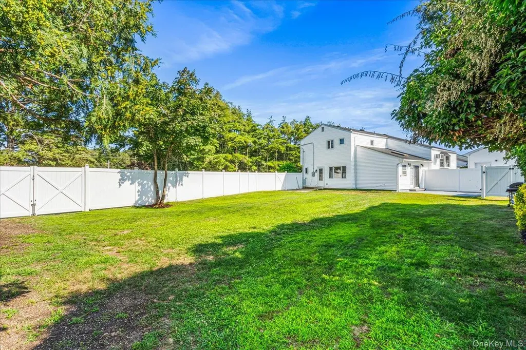 61 Andover Drive Deer Park NY 11729