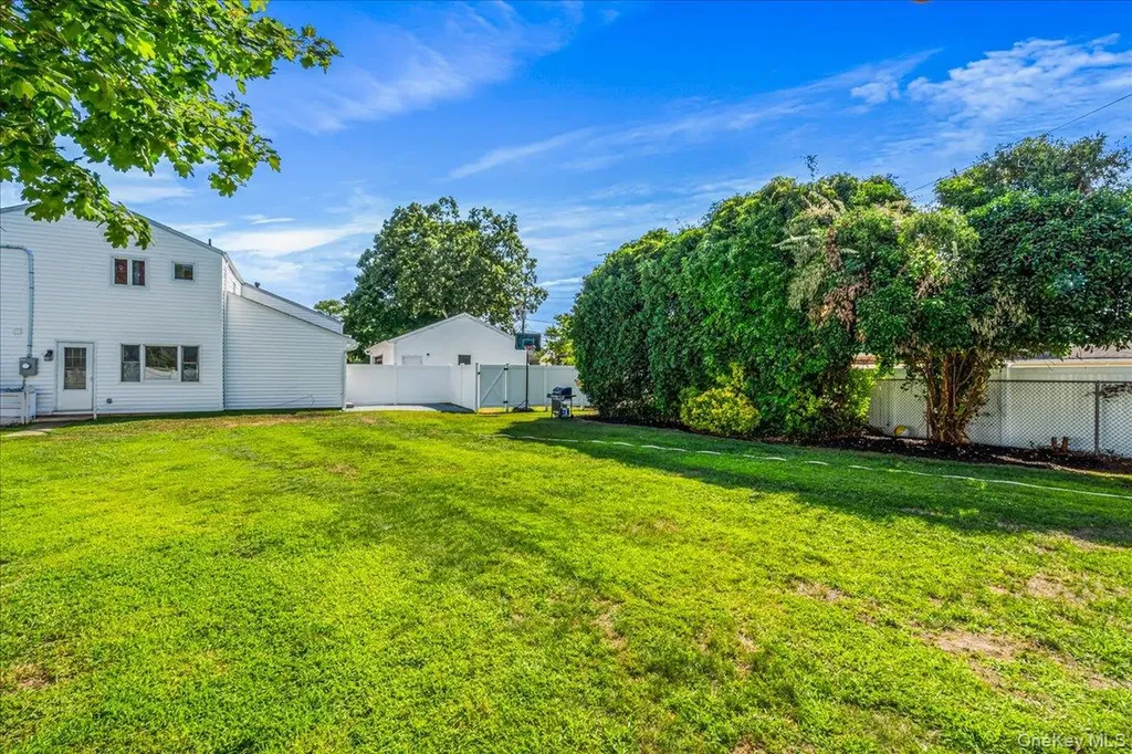 61 Andover Drive Deer Park NY 11729