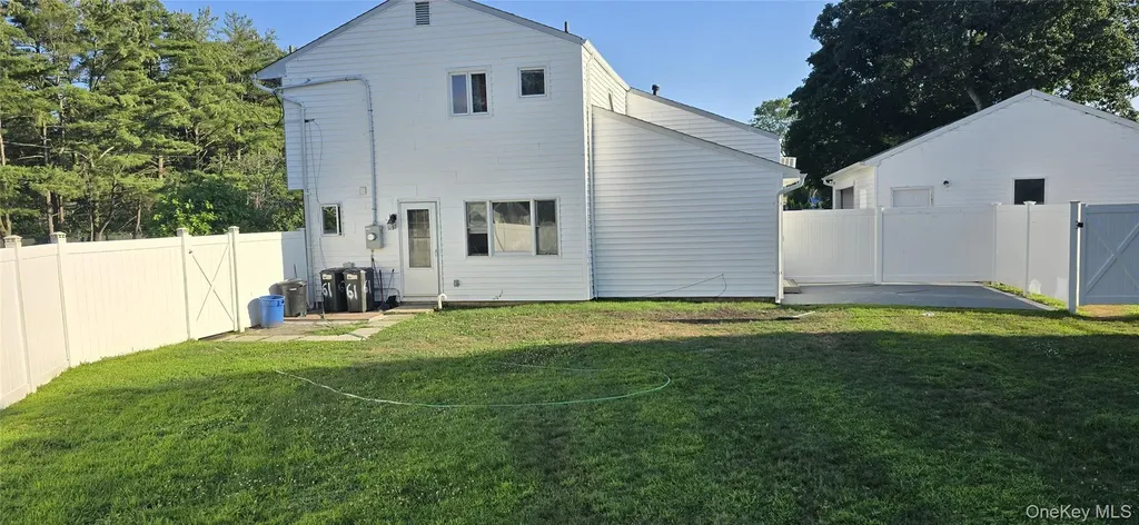 61 Andover Drive Deer Park NY 11729