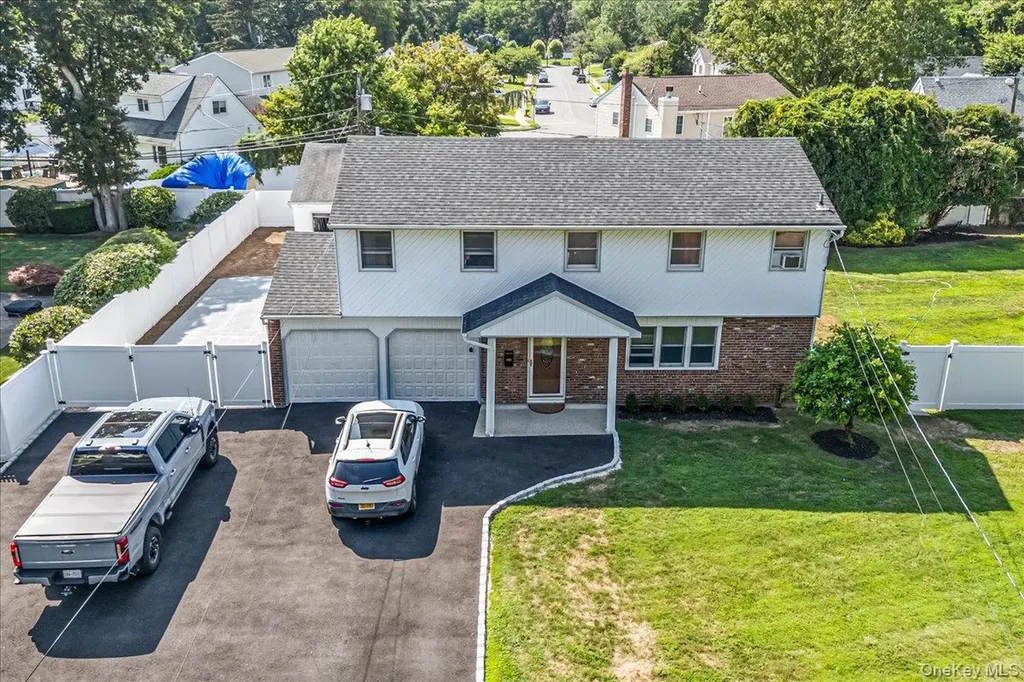 61 Andover Drive Deer Park NY 11729