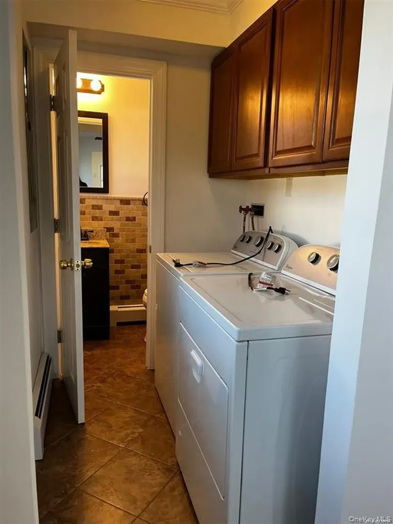 61 Andover Drive Deer Park NY 11729